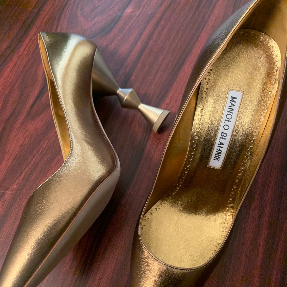 Manolo Blahnik - Gold “Cusi” heel